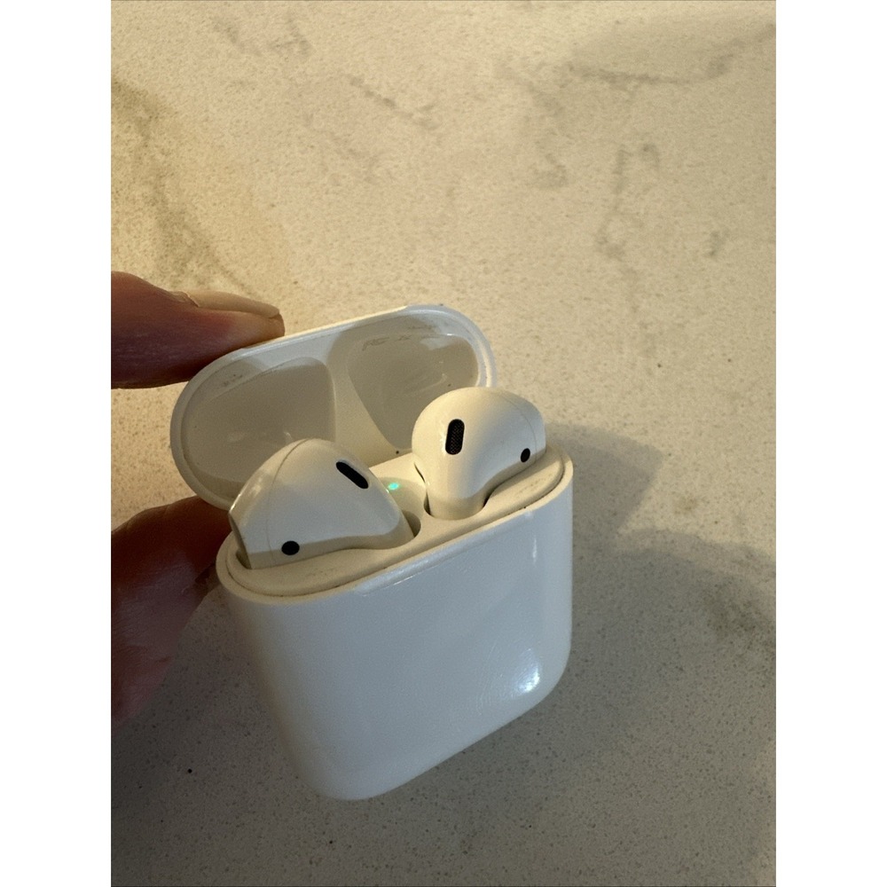 Apple AirPods 2nd Generation with Charging Case - White